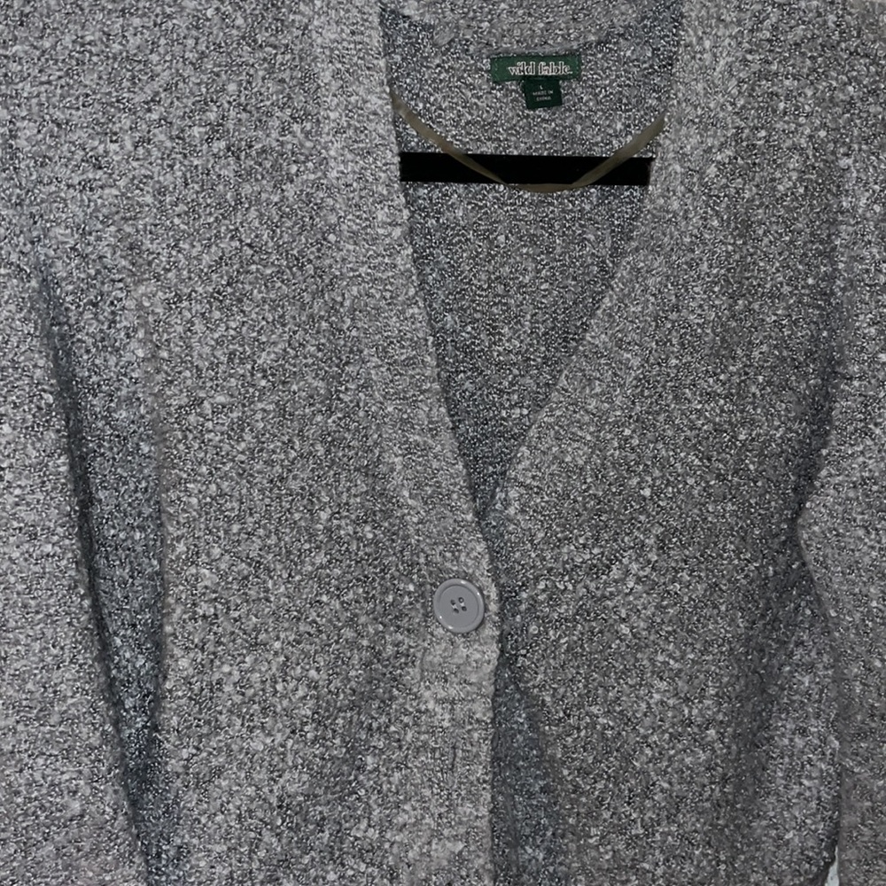 blouse - Picture 2 of 2